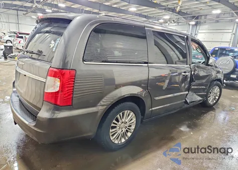 2015 Chrysler Town & Country Touring L z USA, uszkodzony, nr VIN 2C4RC1CG2FR639105